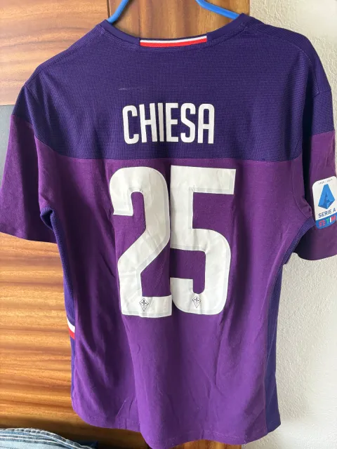 Primera equipación de Federico Chiesa del ACF Fiorentina 2019/20, vista trasera