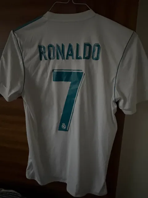 Primera equipación de Cristiano Ronaldo del Real Madrid CF 2016/17, vista trasera