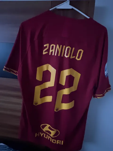 Primera equipación de Nicolò Zaniolo del AS Roma 2019/20, vista trasera