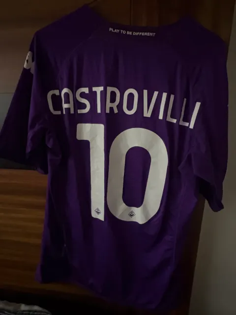 Primera equipación de Gaetano Castrovilli del ACF Fiorentina 2022/23, vista trasera