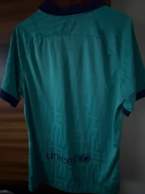 Tercera equipación del FC Barcelona 2019/20, vista trasera