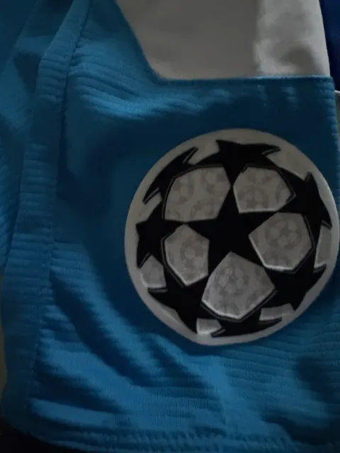 Primera equipación de Hirving Lozano del SSC Napoli 2019/20, detalle