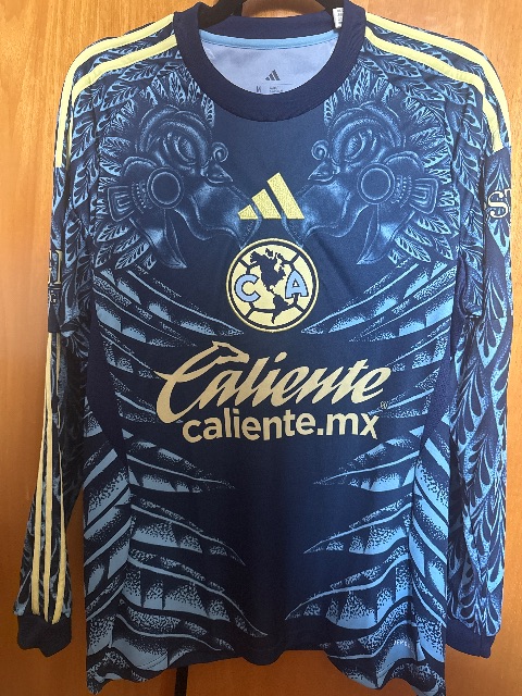 Segunda equipación de Fidalgo del América 2025/26, vista frontal