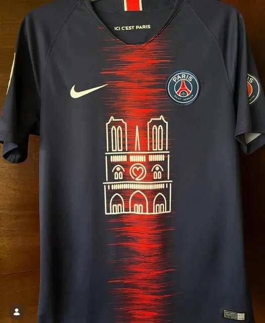 Primera equipación de Notre - Dame del PSG 2018/19, vista frontal