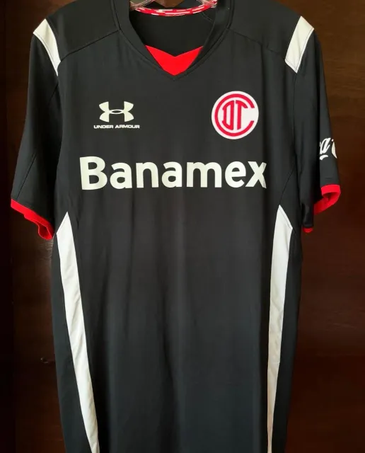 Tercera equipación de Isaac Brizuela del Toluca 2014/15, vista frontal