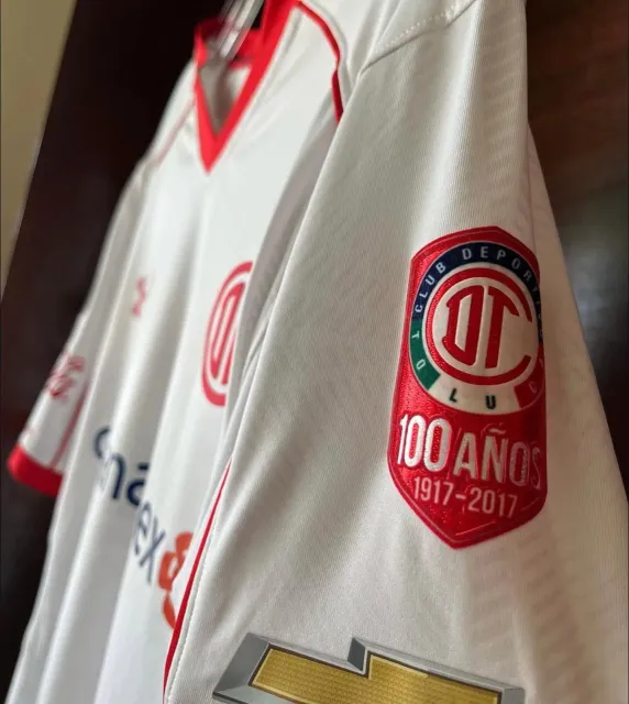 Segunda equipación de Alan Medina del Deportivo Toluca FC 2017/18, detalle