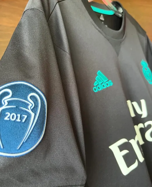 Segunda equipación de Marcelo del Real Madrid CF 2017/18, detalle