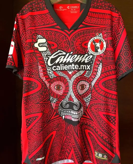 Tercera equipación del Tijuana 2022/23, vista frontal