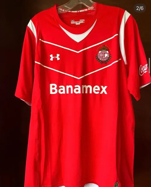 Primera equipación del Toluca 2011/12, vista frontal