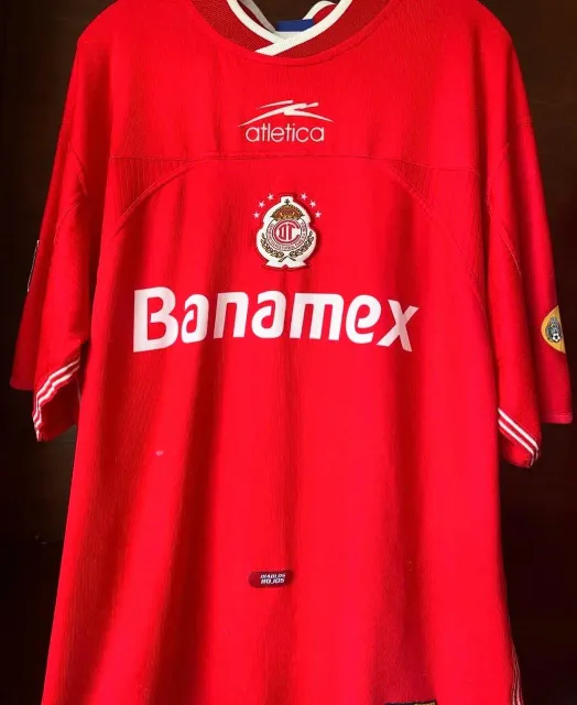 Primera equipación de Amaury Ponce del Toluca 2001/02, vista frontal