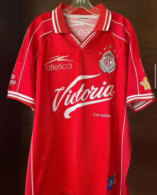 Primera equipación de José Cardozo del Toluca 2000/01, vista frontal