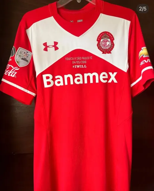 Primera equipación de Christian Cueva del Toluca 2015/16, vista frontal