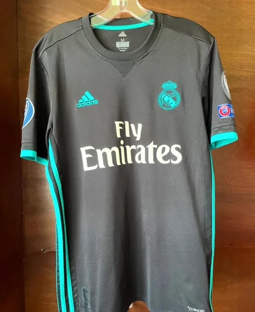 Segunda equipación de Marcelo del Real Madrid 2017/18, vista frontal